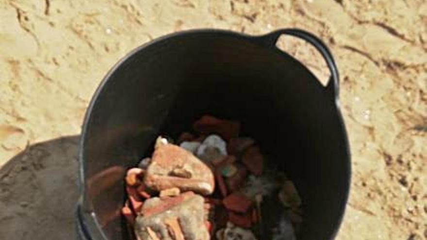 Escolares limpan e reciclan o lixo de Arealonga