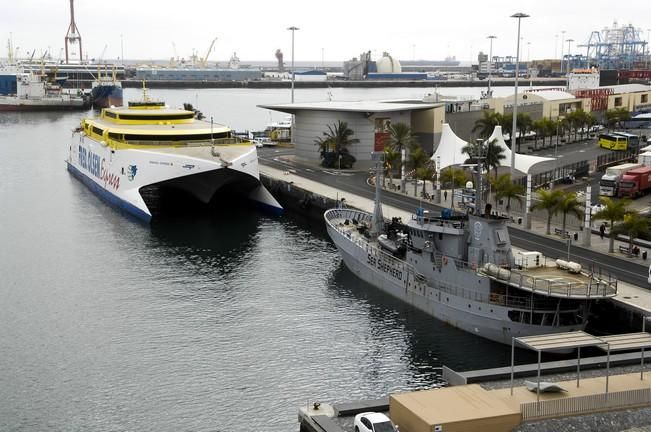 BARCOS TURISMO MUELLE SANTA CATALINA