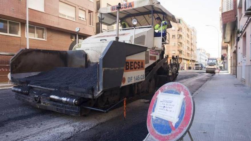 Asfaltado de calles en Castelló Problemas circulatorios en diversos puntos de la ciudad