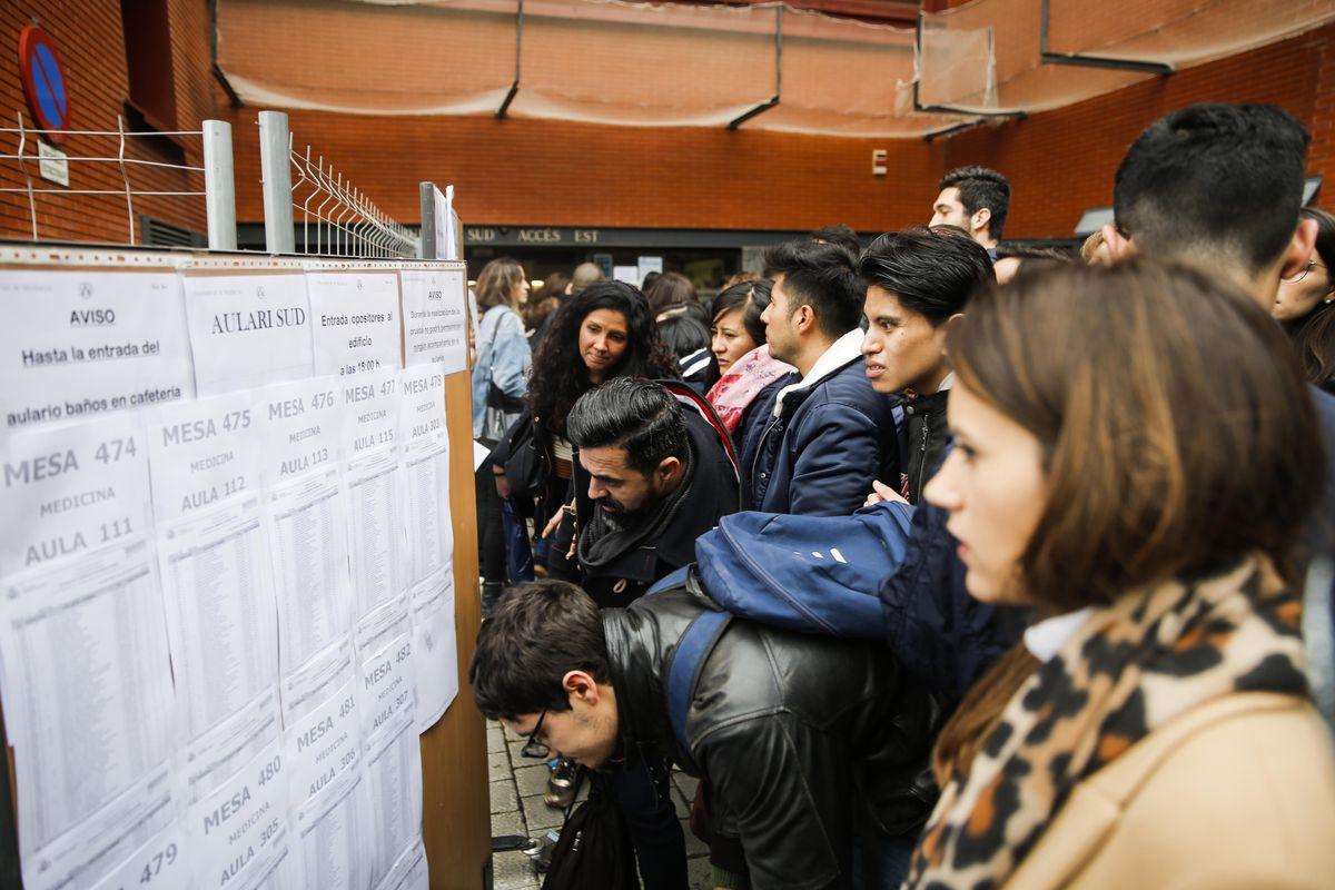 Los exámenes MIR de este año comportan un aumento de plazas. En la foto, imagen de archivo.
