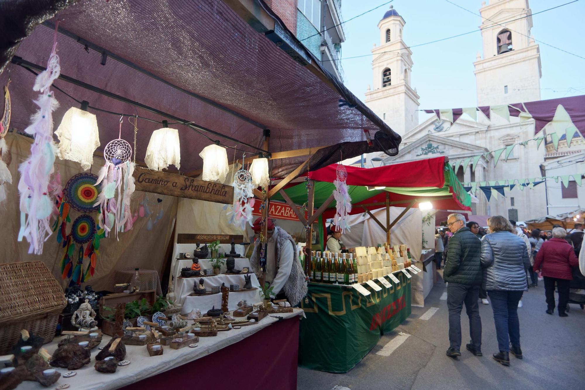 Todas las imágenes de la apertura del mercado medieval de Vila-real