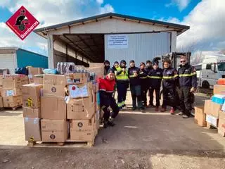 La caravana humanitaria de Bomberos de Alicante regresa a la provincia con 27 refugiados