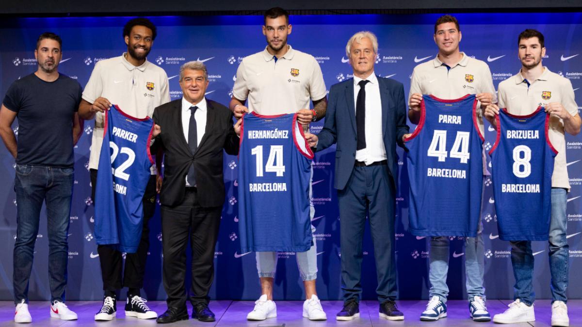 Laporta, Cubells y Navarro, con los cuatro fichajes