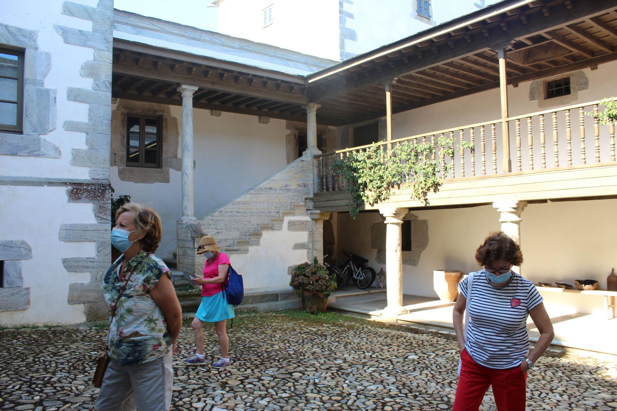 Vista del patio del palacio