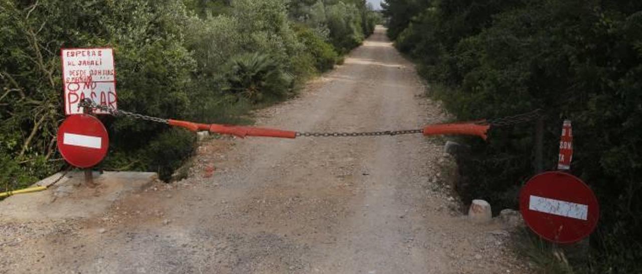 El juez declara públicos los caminos de Carcaixent cortados por una empresa