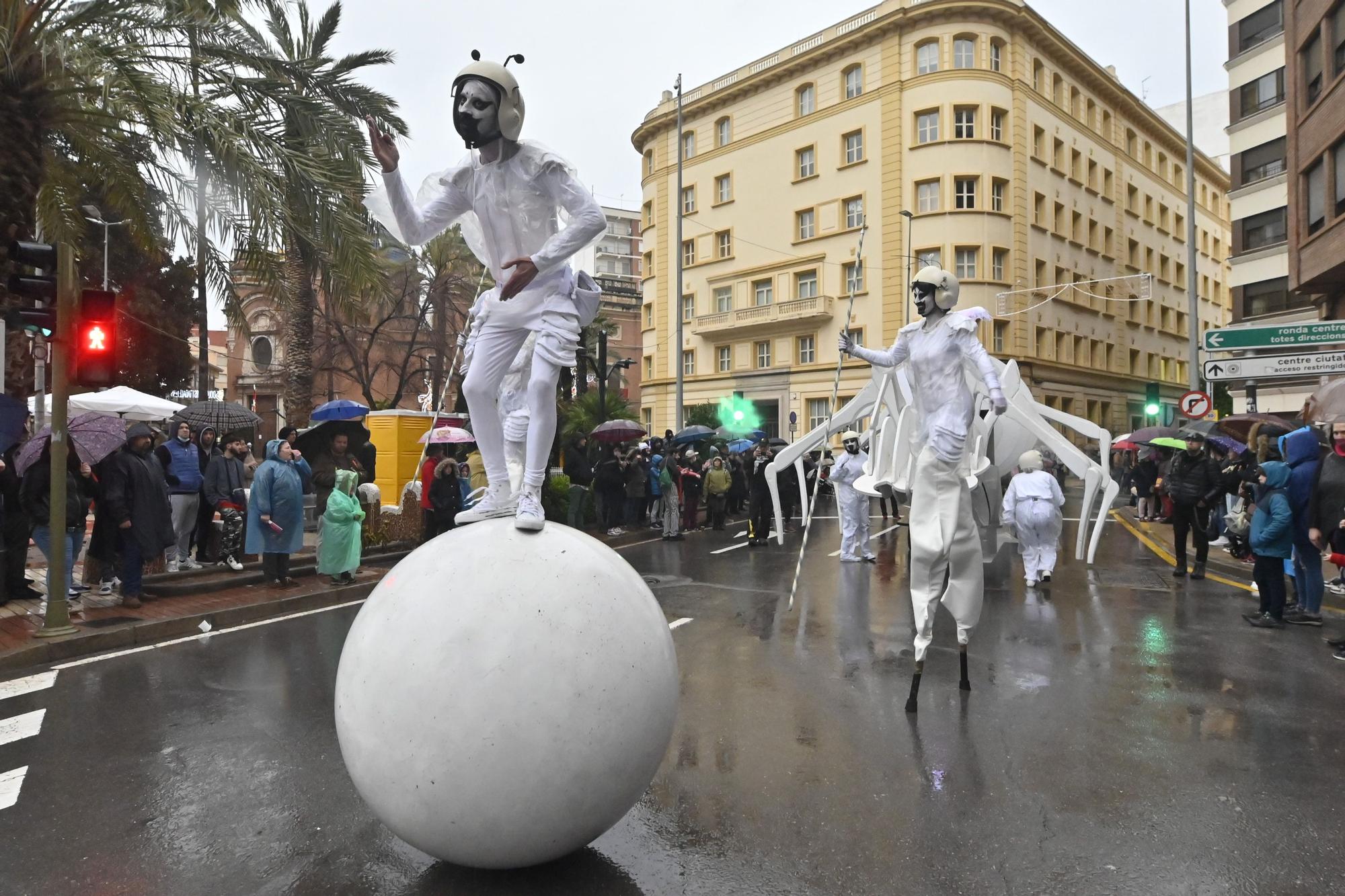 Teatro y música en el desfile de animación de la Magdalena