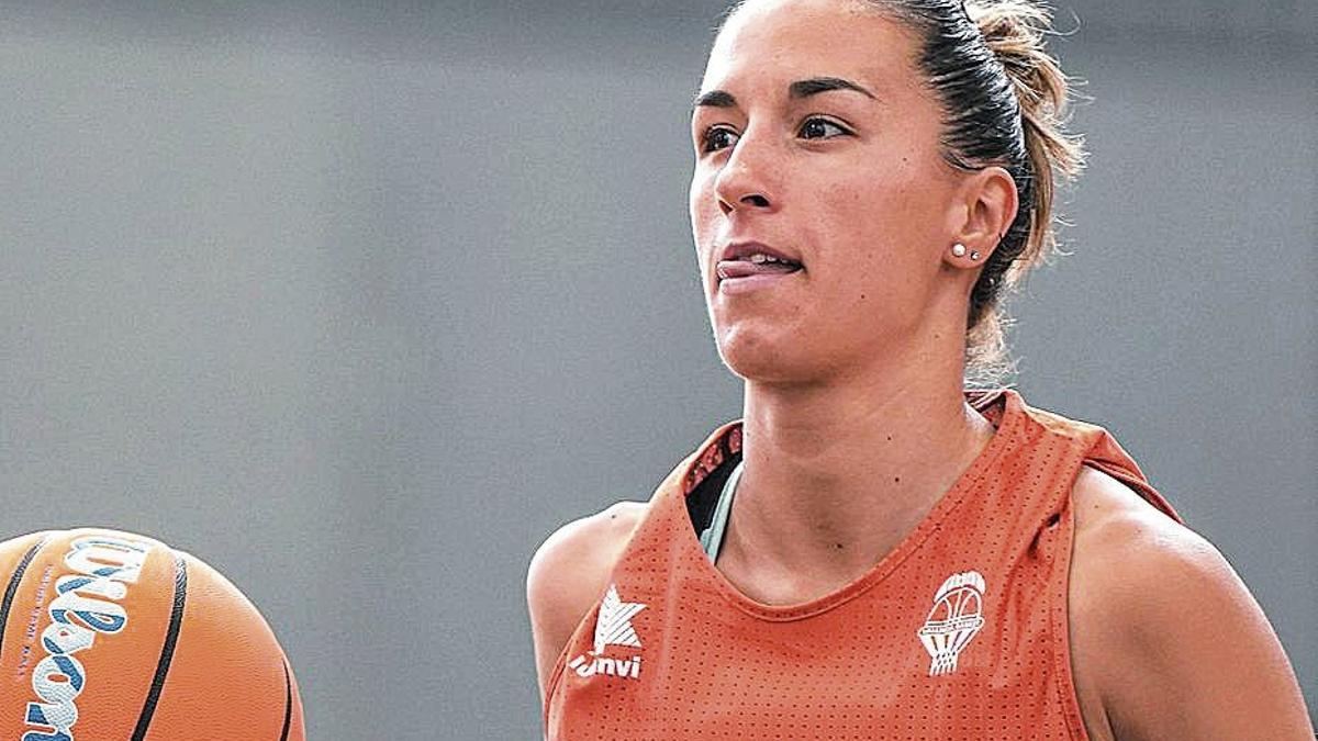 Queralt Casas, en el inicio de la que será su sexta temporada en el Valencia