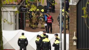 Detienen a un hombre con explosivos después de tomar como rehenes a varias personas en una cafetería de Países Bajos