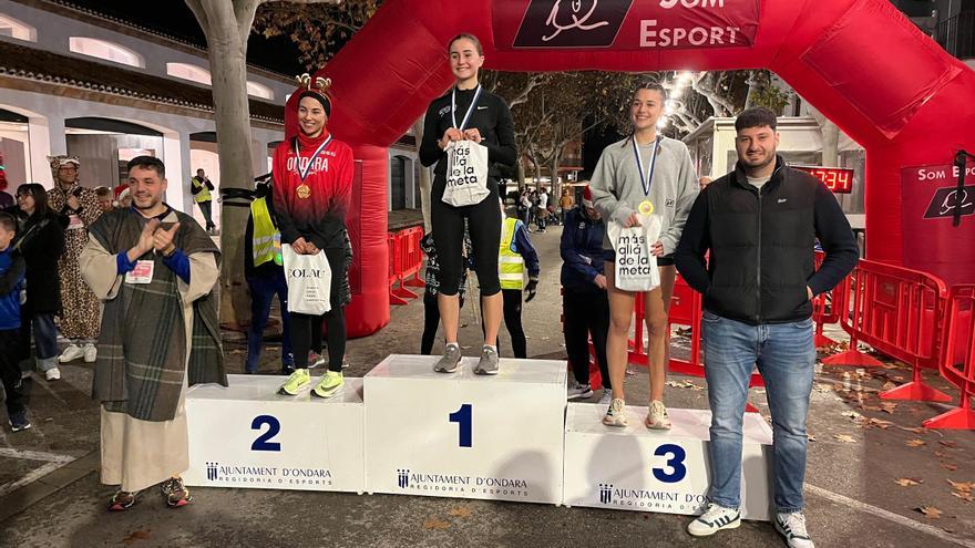 Más de 400 participantes en la fiesta navideña y del deporte de la Sant Silvestre de Ondara
