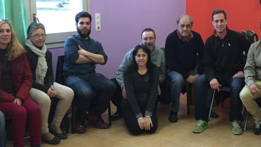 Beltrán, segona per la esquerre, amb altres membres de la candidatura de Podem a Manresa, el maig passat.