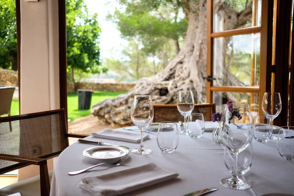 El restaurante está ubicado en plena naturaleza, en Sant Carles.