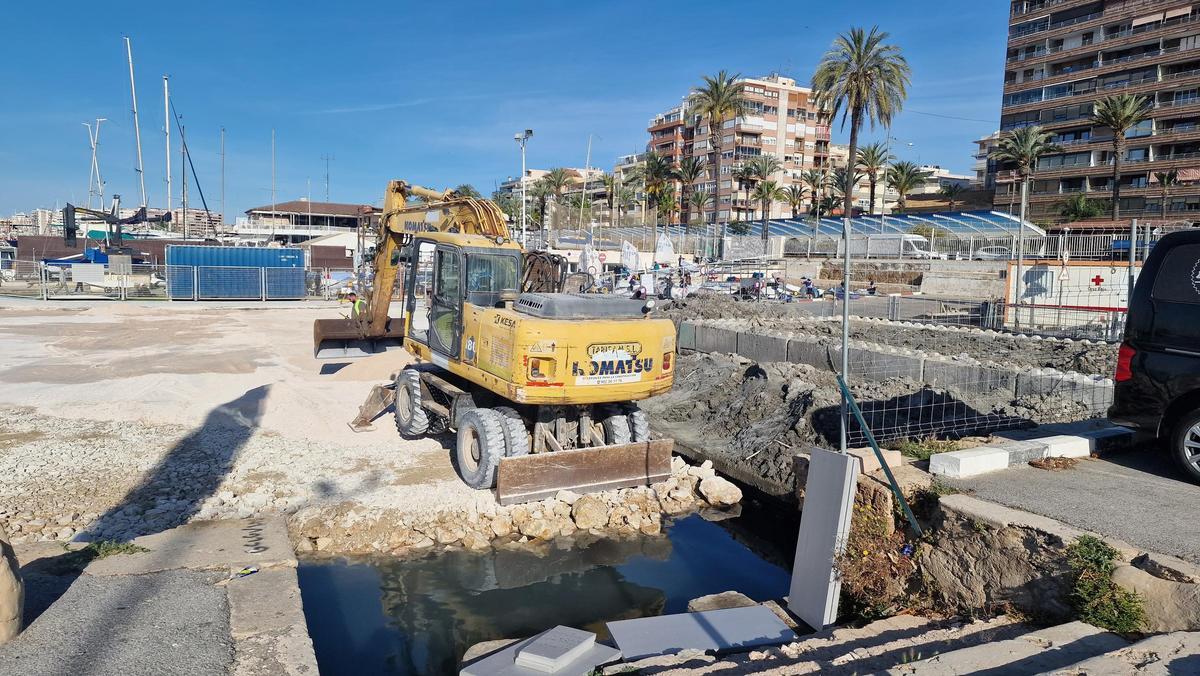 Un muelle protegido sin agua Un muelle protegido sin agua