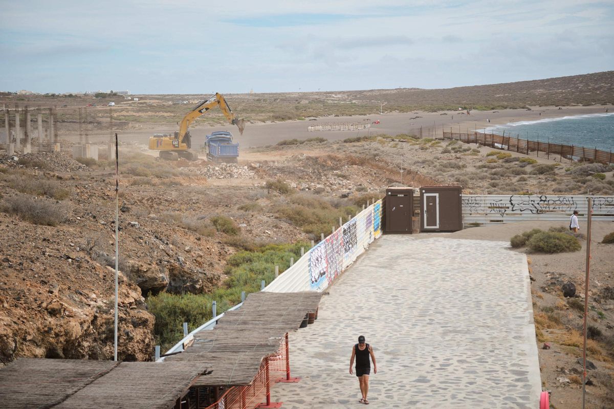 Imagen de los primeros días de la construcción del hotel La Tejita.