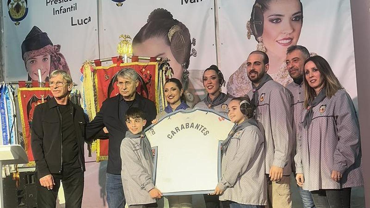 VALENCIA CF | El mundo fallero rinde homenaje al eterno Carabantes, icono del Valencianismo
