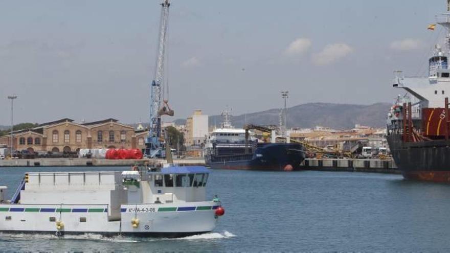 Vista de las instalaciones de la Autoridad Portuaria de València en Sagunt.