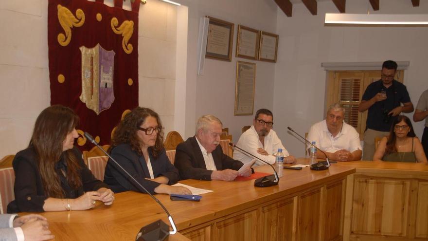 Andreu Isern se despide entre lágrimas del cargo de alcalde de Consell