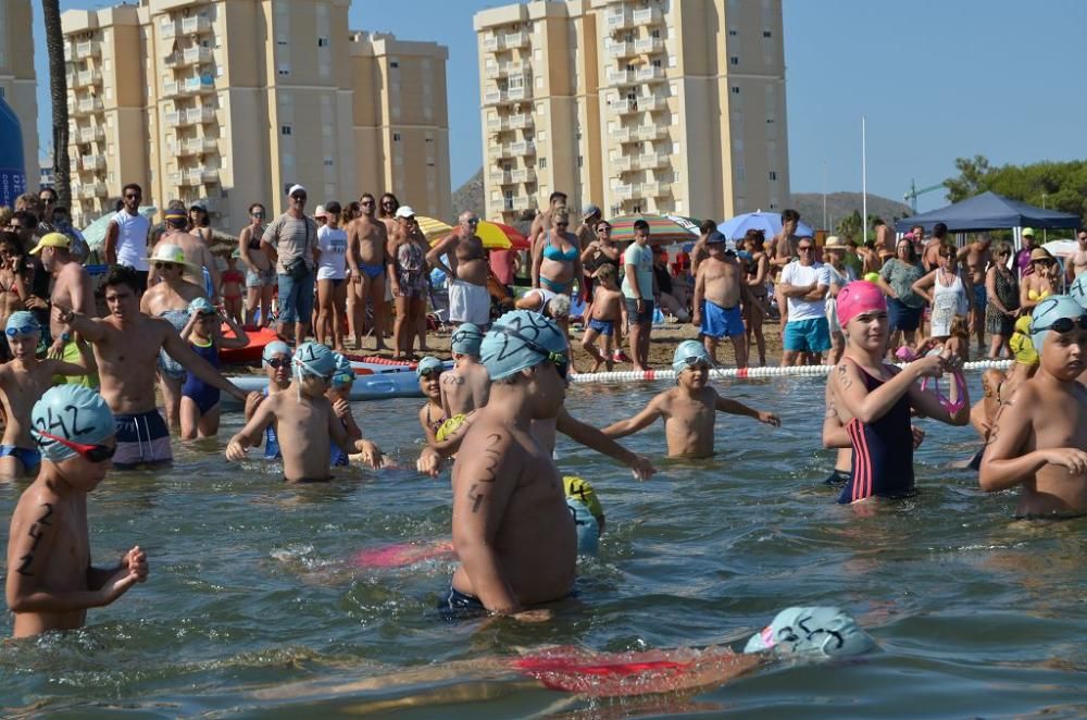 Más de 200 participantes 'se mojan' por la esclerósis múltiple en Playa Paraíso