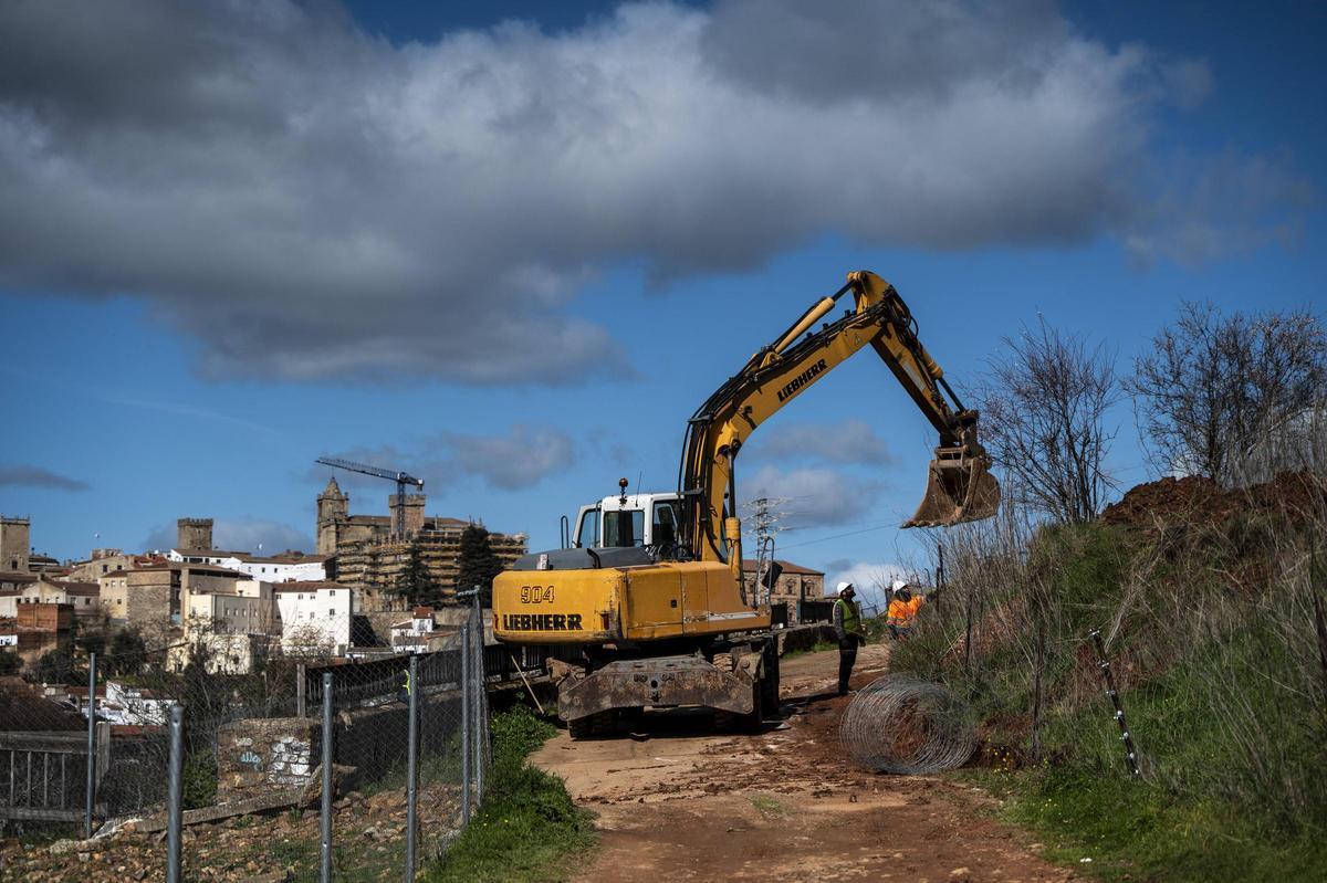 Galería | Siguen los derrumbes en el Alto de Fuente Fría de Cáceres