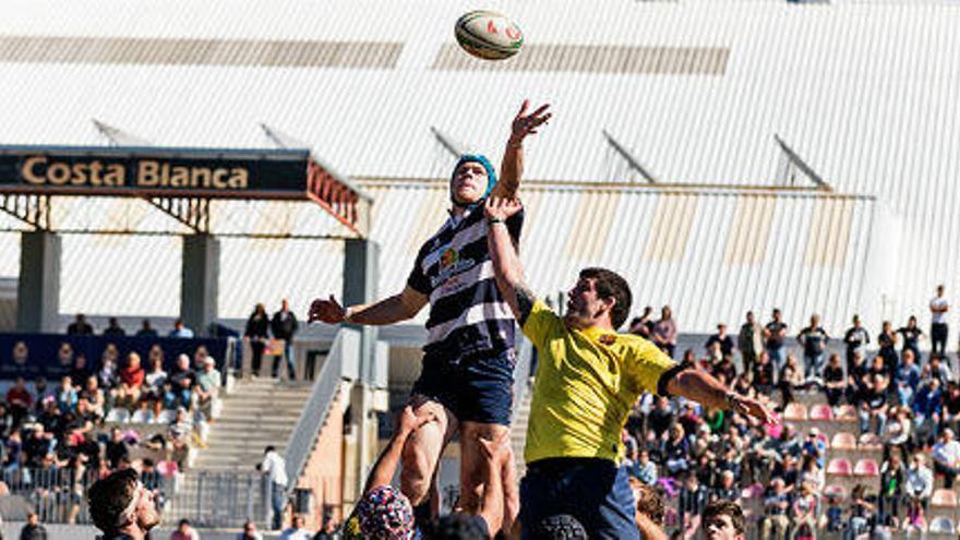 Segundo amistoso de pretemporada de la La Vila contra la Universidad de Granada