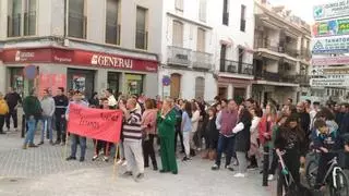 Segunda concentración en Fernán Núñez para protestar por el arresto de un vecino