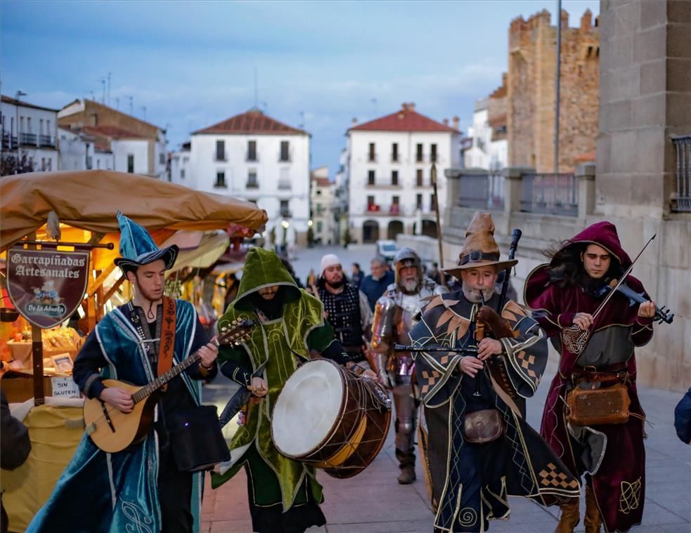 Las imágenes del arranque del Mercado Medieval de las Tres Culturas en Cáceres