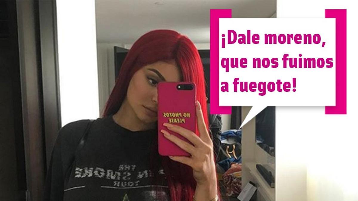 Kylie Jenner con el pelo rojo