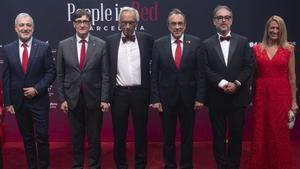 La People in Red converteix el MNAC en una gran catifa vermella solidària