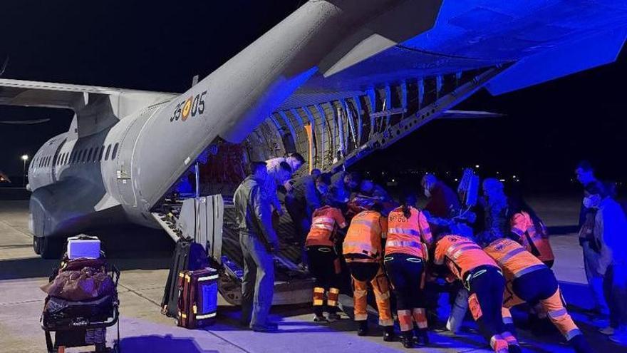 VÍDEO | Un avión del Ejército del Aire traslada al Hospital Vall d&#039;Hebron a una bebé con una infección respiratoria grave