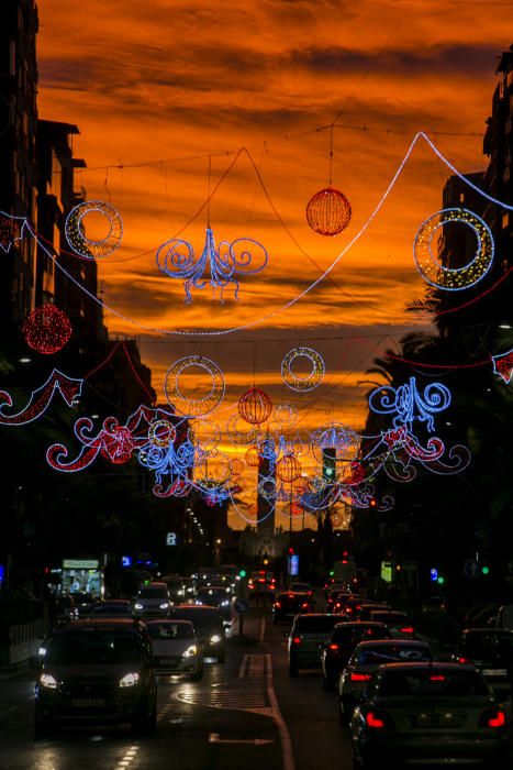 Las luces de Navidad se encienden en Alfonso El Sabio