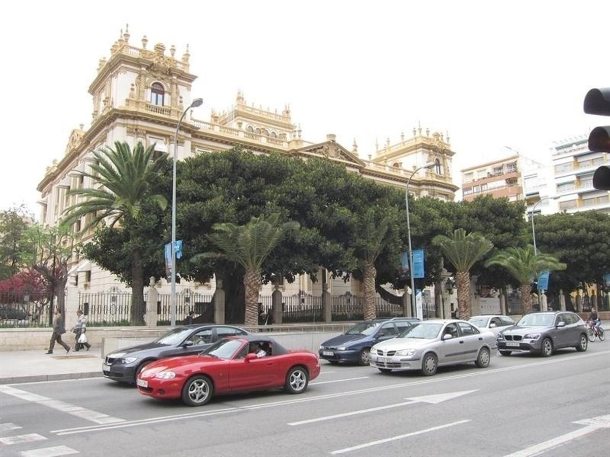 Fachada del Palacio Provincial de Alicante