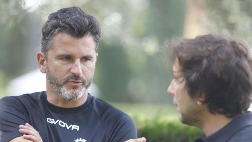 El calentón del exoviedista Iván Ania con el árbitro: “Quería felicitarle la Navidad por si no nos vuelve a pitar”