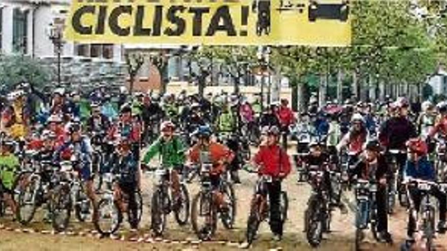 Sortida de la primera edició de La Sallentina, organitzada pel Cycling Club Sallent