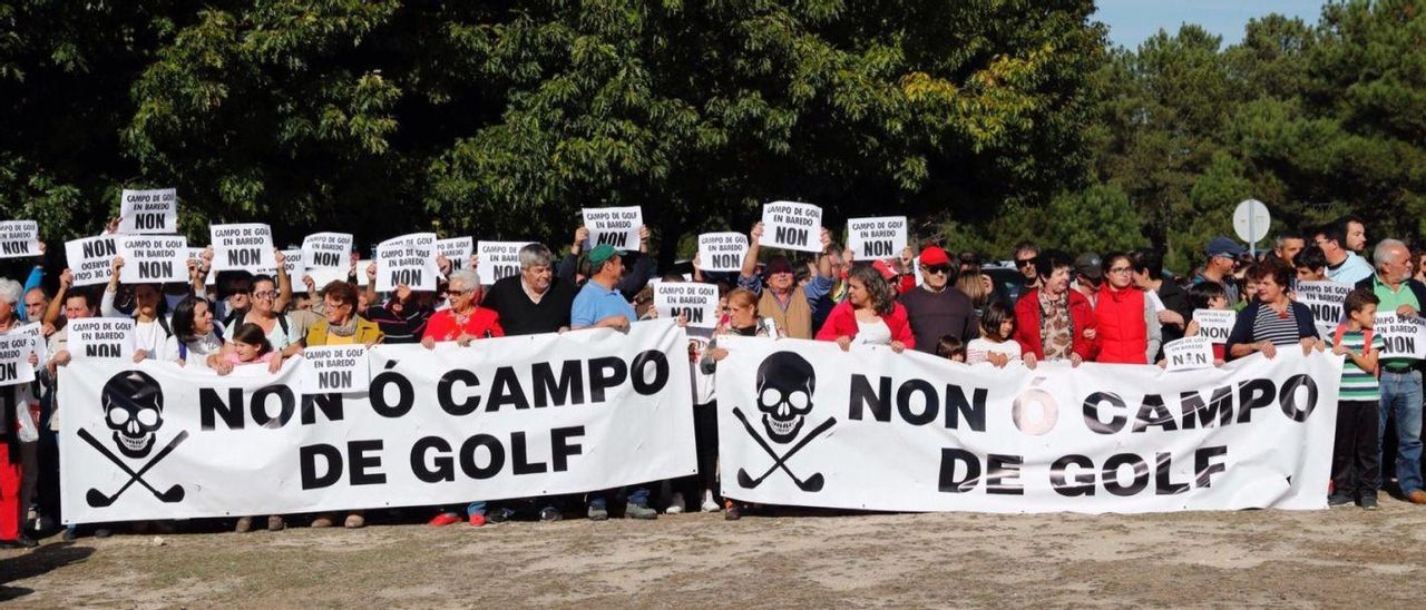 Una de las primeras manifestaciones convocadas contra el campo de golf, en 2017.