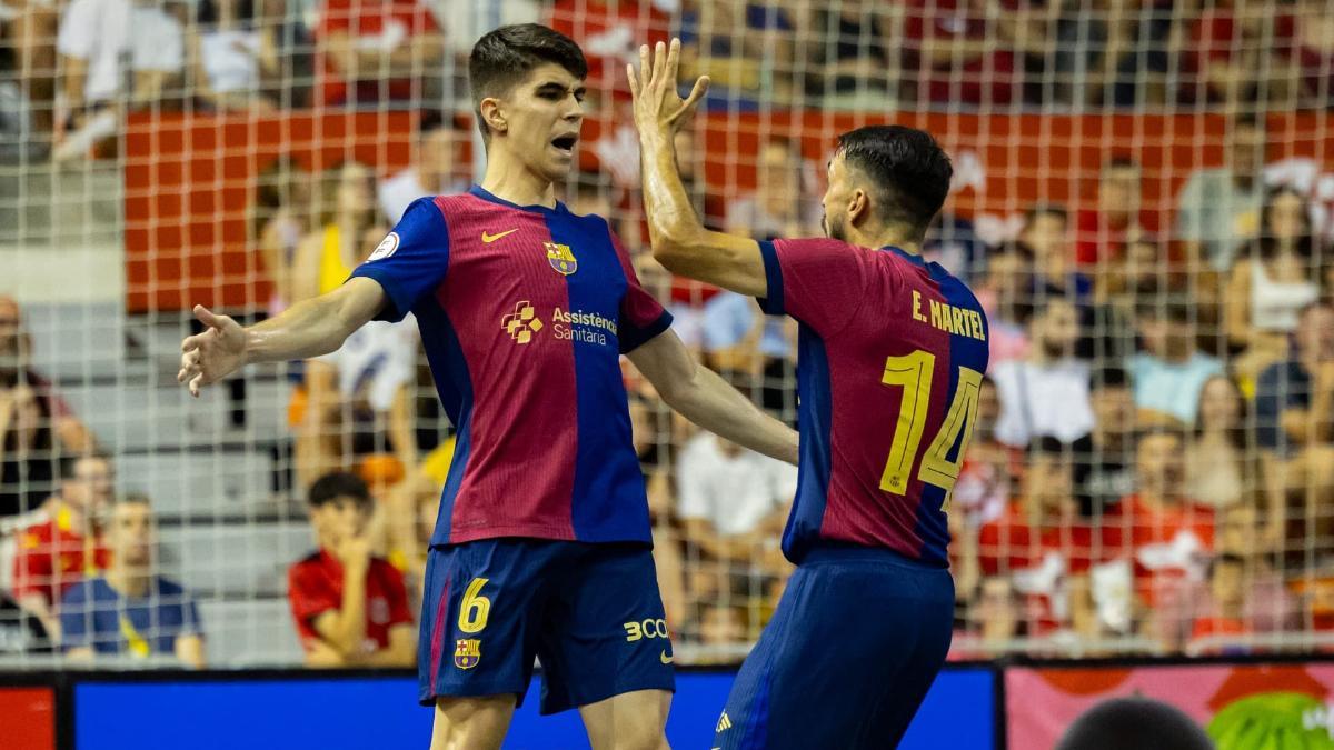 Antonio y Eric Martel celeran un gol