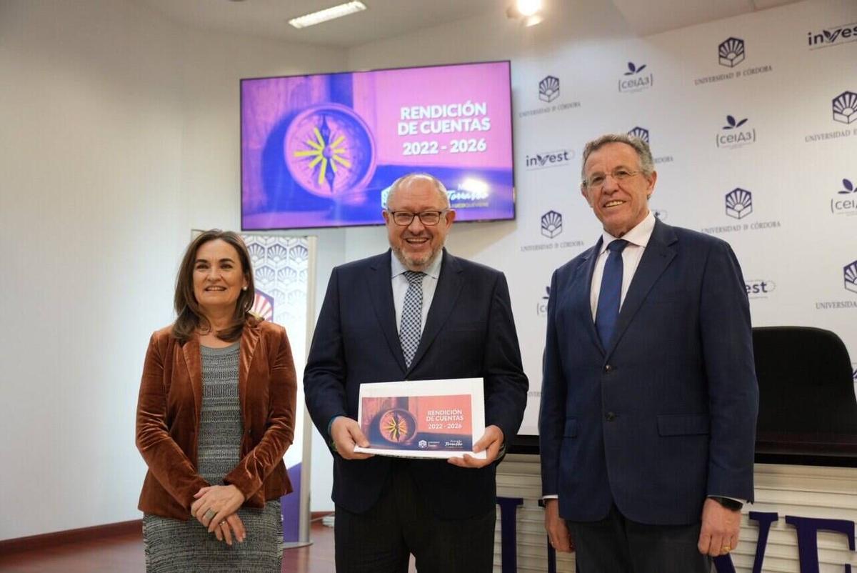 El rector de la Universidad de Córdoba, Manuel Torralbo, presenta la rendición de cuentas del mandato 2022-2026.