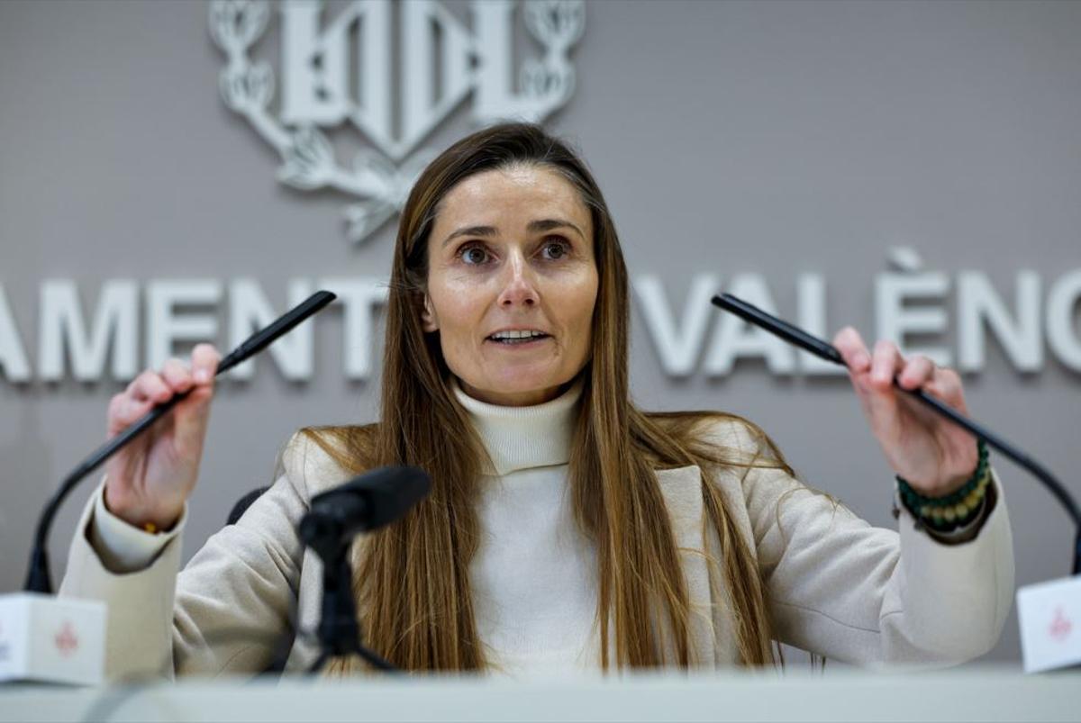 La concejala de Vox Cecilia Herrero, en la rueda de prensa que dio para explicar su baja voluntaria en el partido.