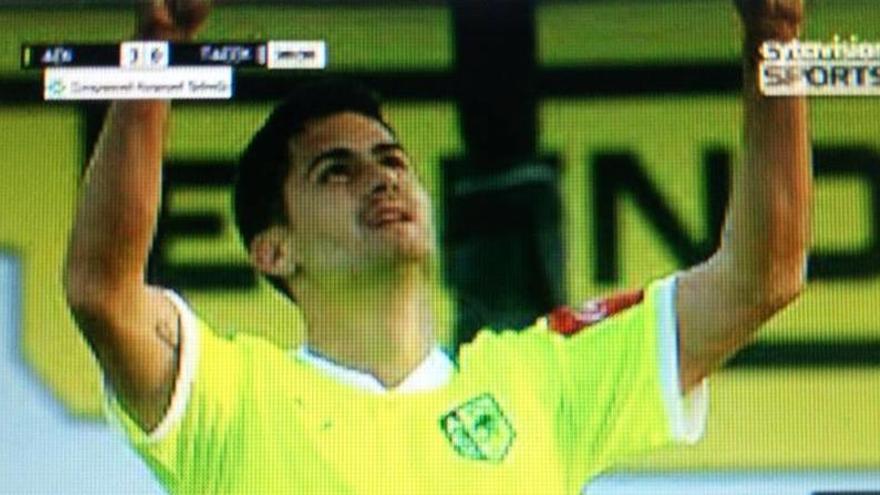 Nacho Cases dedica a Quini su primer gol en Chipre