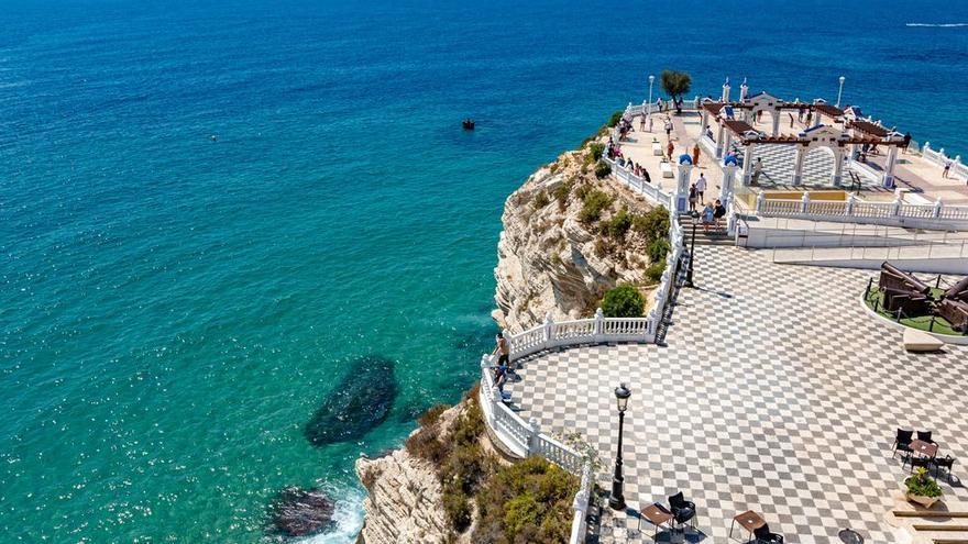 Sigue crítica la joven ucraniana despeñada por el mirador de Benidorm