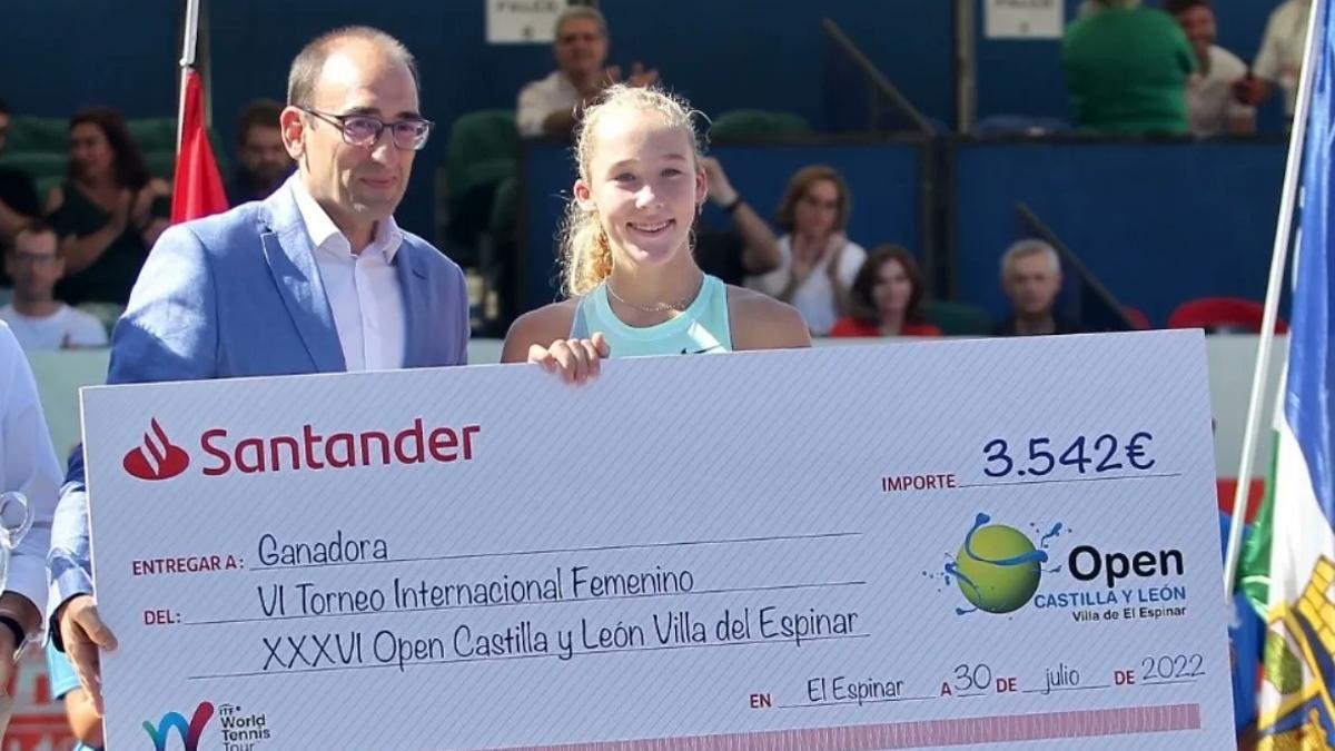 La tenista rusa, Mirra Andreeva, se proclama campeona del ITF Femenino de El Espinar