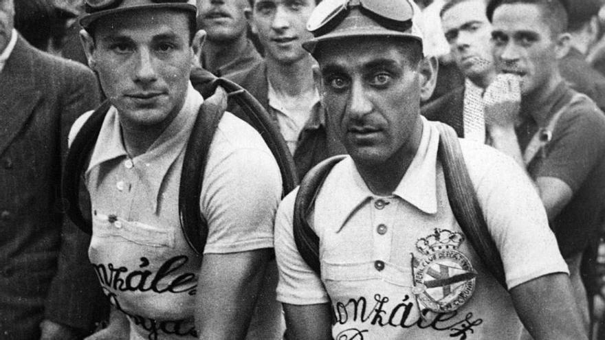Delio Rodríguez y Berrendero en la Vuelta de 1942.