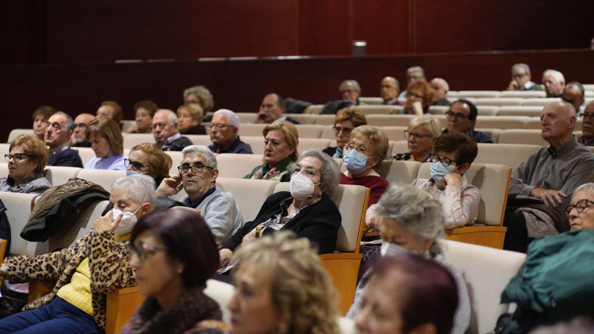 Público asistente a la conferencia de Saúl Alija en el Campus Viriato.