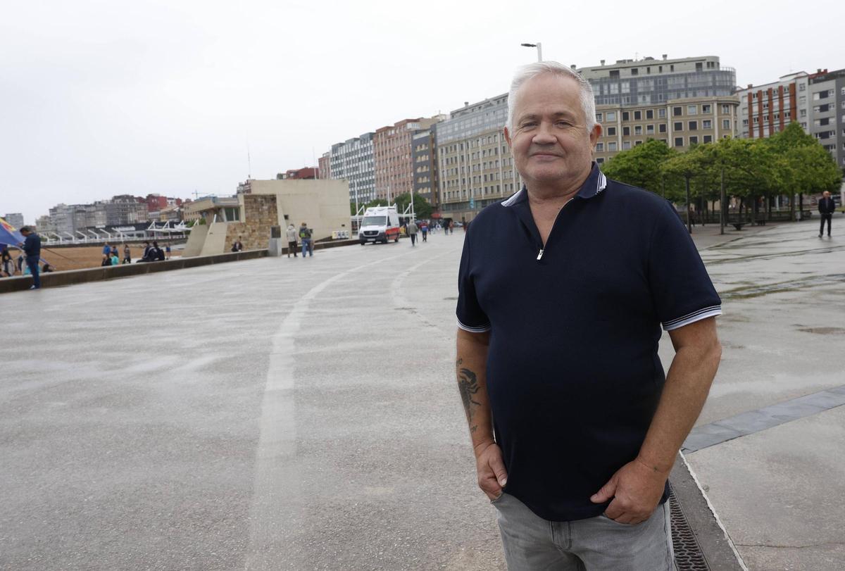 Los cruceristas del "Ambition" desembarcan en Gijón (en imágenes)