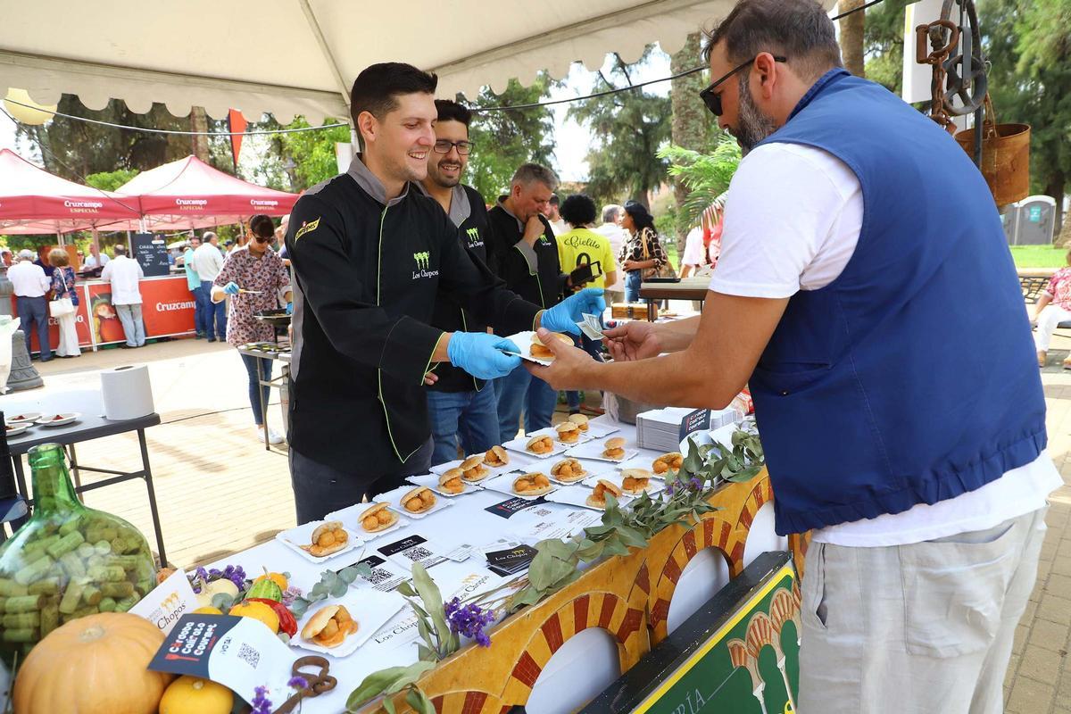 En imágenes el comienzo de Califato Goumet en el Paseo de la Victoria