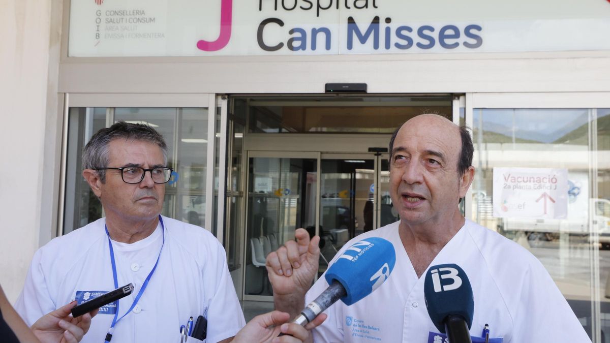 Carlos Rodríguez, presidente de la junta de las Pitiüses del Coledgio de Médicos de Balears, a la derecha, en una imagen de archivo.