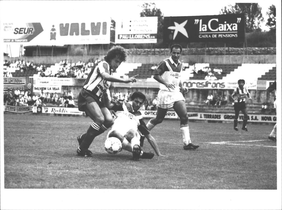 Oliveras, en acció durant un partit amb el Girona a Montilivi a finals dels vuitanta