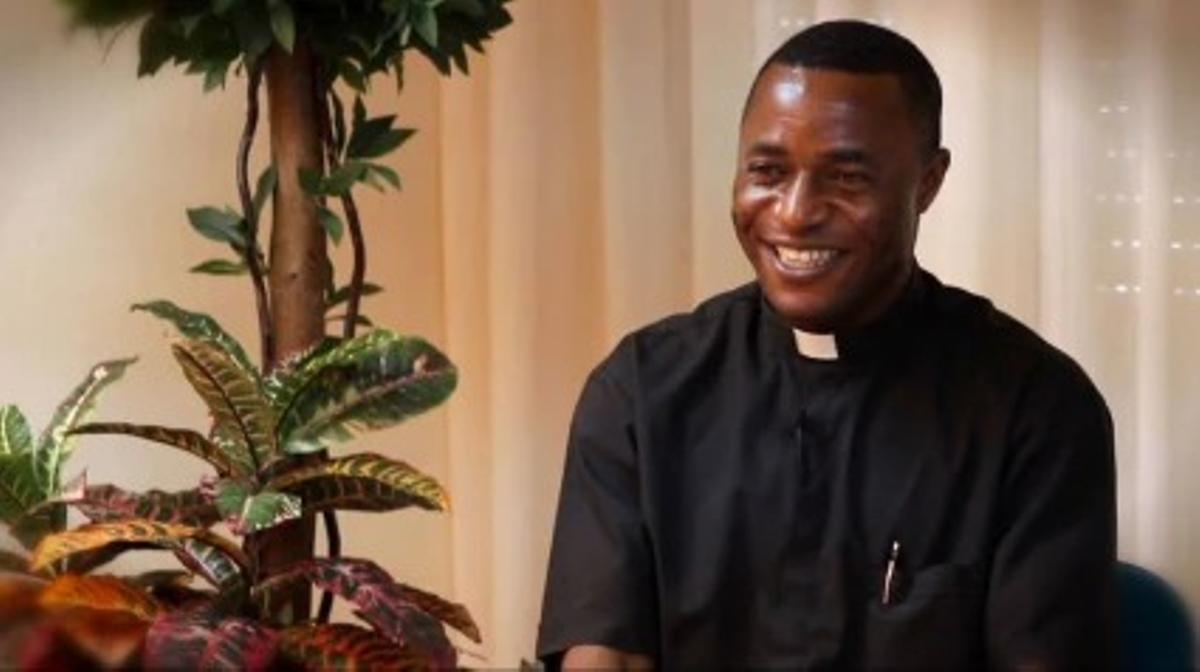 El sacerdote Kenneth Chukwuka, protagonizará el martes en Zamora de su historia de superación tras el naufragio en el Atlántico.