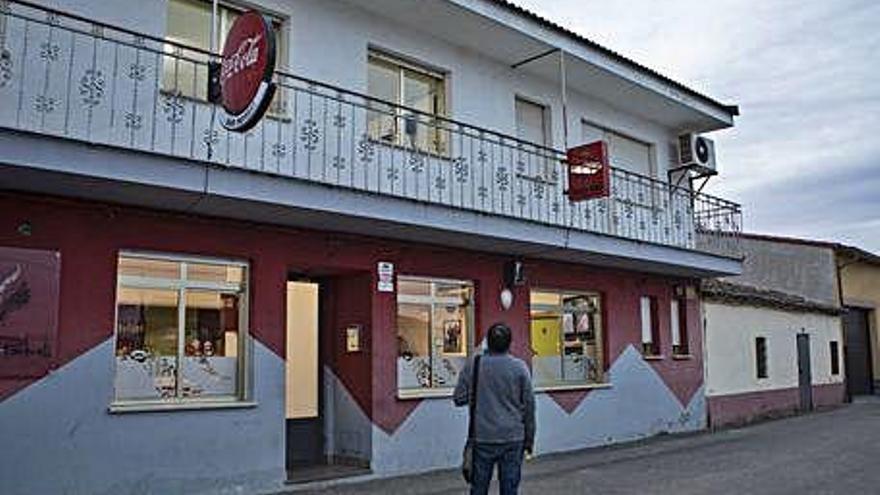 Imagen del bar Patreli de Andavías, donde se produjo el robo durante la madrugada de 1 al 2 de febrero.