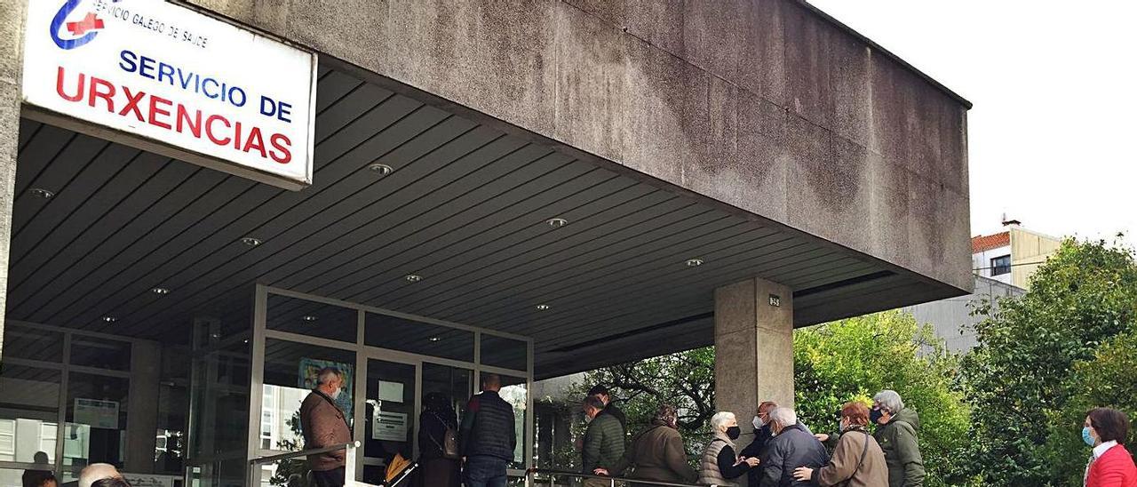 Acceso principal al PAC y al centro de salud de Lalín. |