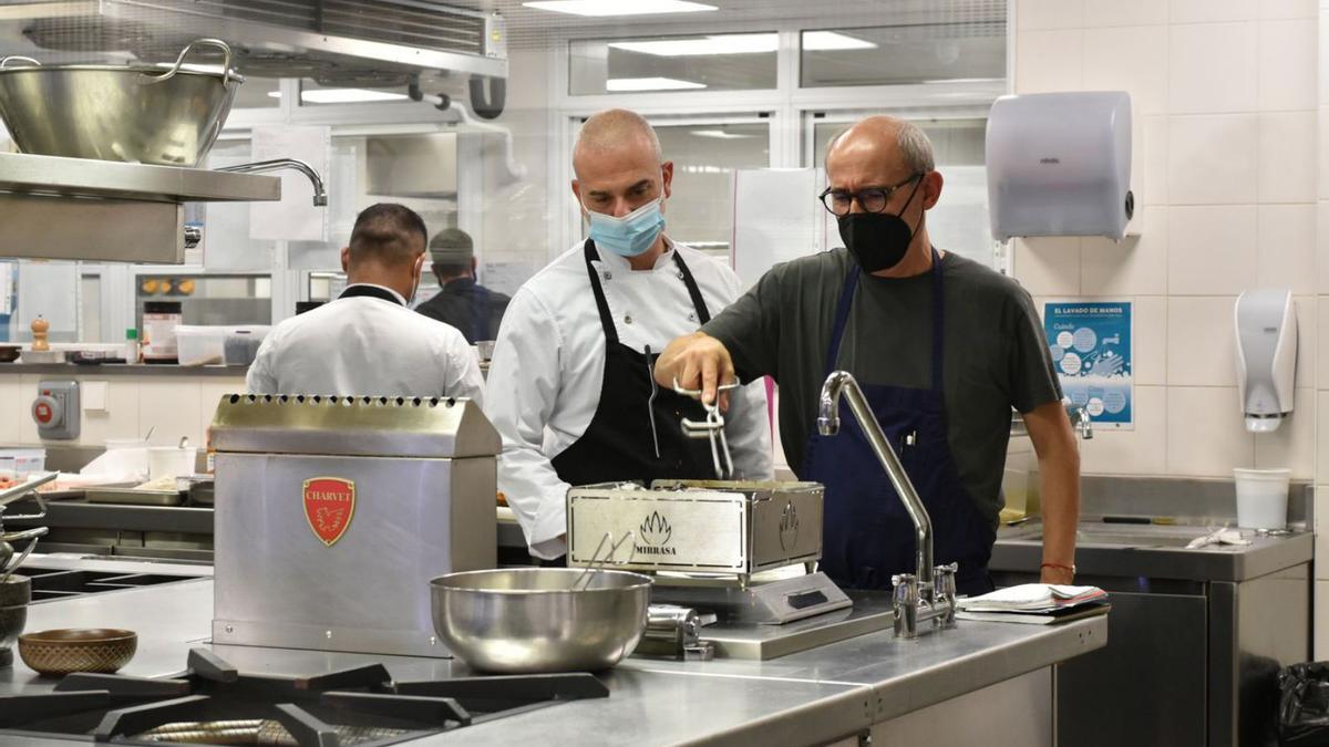 Paco Pérez i Davide Bacchi a la cuina del Shiro de Peralada