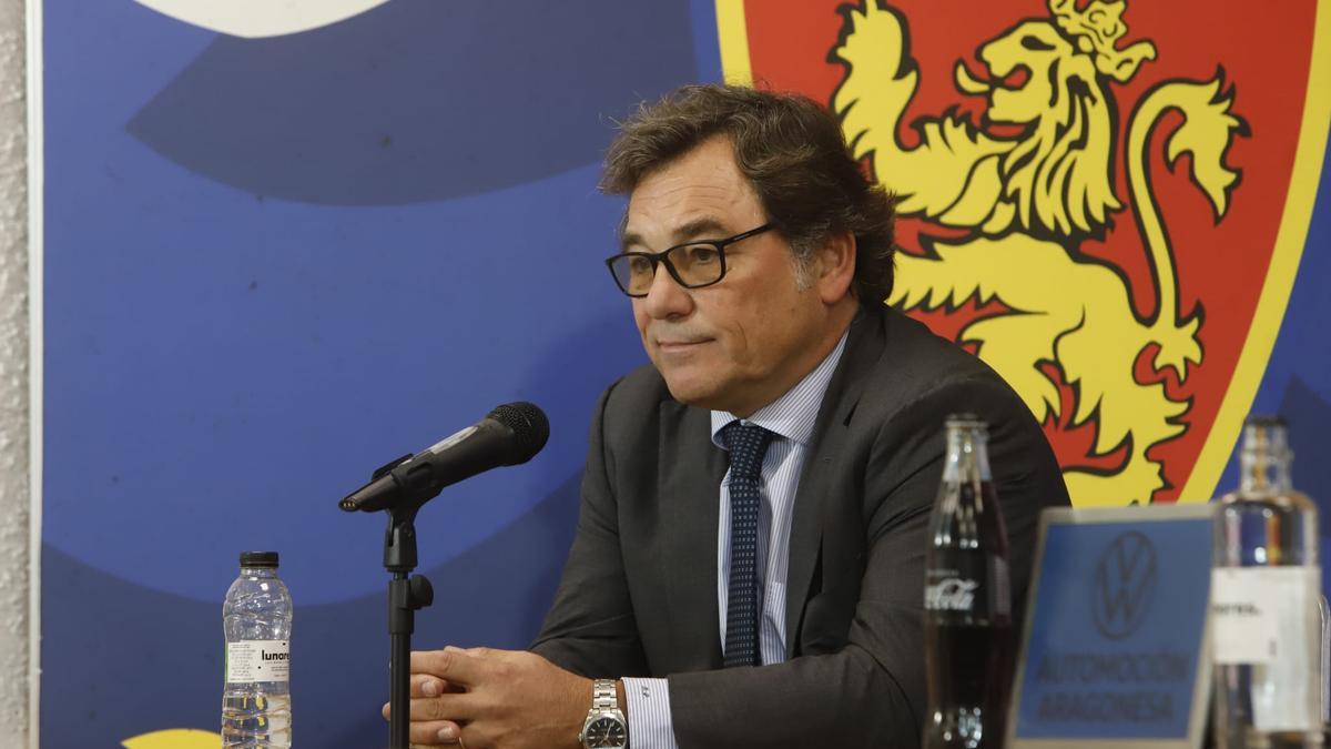 El director general del Real Zaragoza, Raúl Sanllehí, en la rueda de prensa.